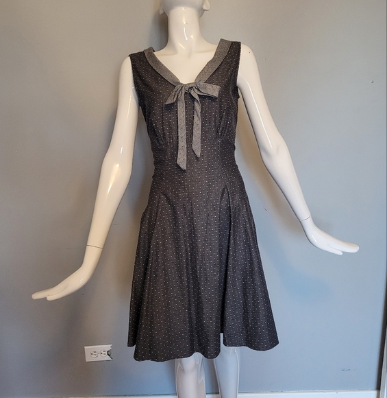 Heart of Haute Hillary Dress, BNWT, Size M - Picture 1 of 7